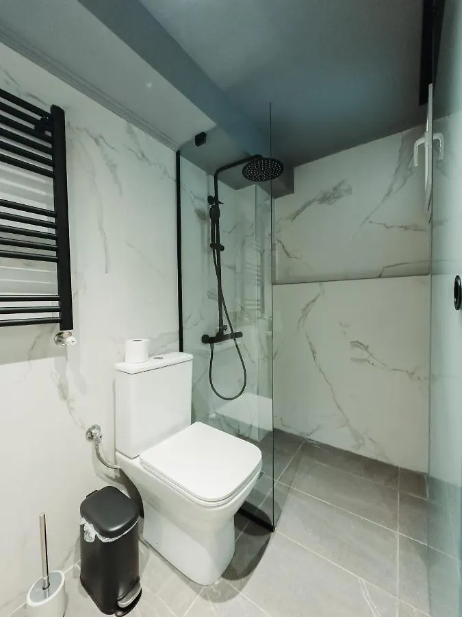 Blackhaus Family And Friends Deluxe Apartment 塞萨洛尼基 0*,  希腊